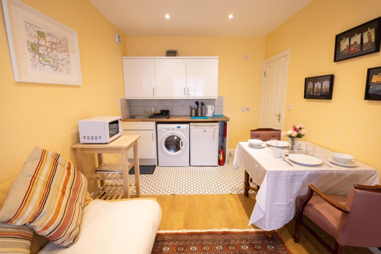 London Vegetarian Smoke & Pet Free En-Suite With Ev Parking Edgware Eksteriør bilde