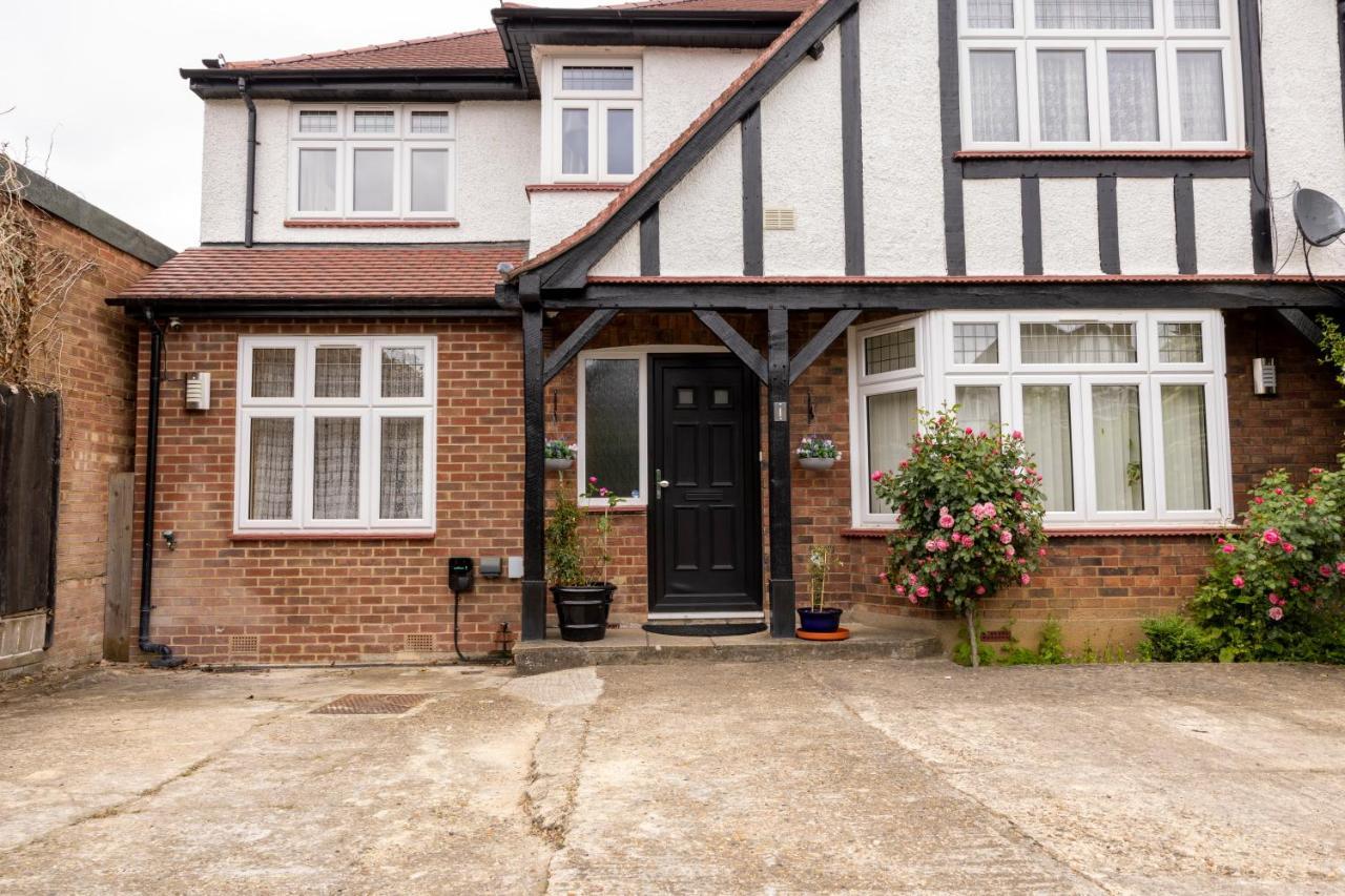 London Vegetarian Smoke & Pet Free En-Suite With Ev Parking Edgware Eksteriør bilde
