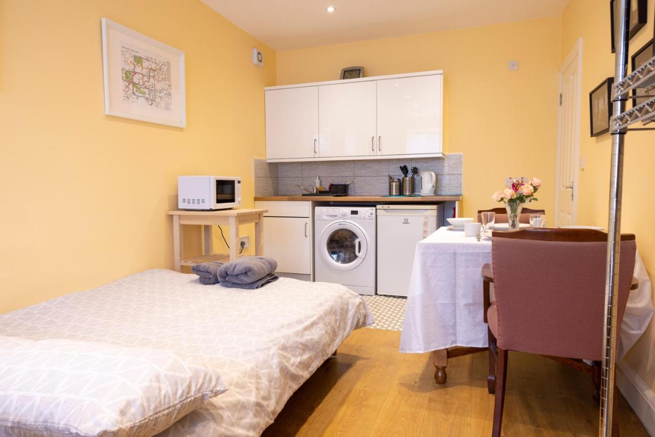 London Vegetarian Smoke & Pet Free En-Suite With Ev Parking Edgware Eksteriør bilde