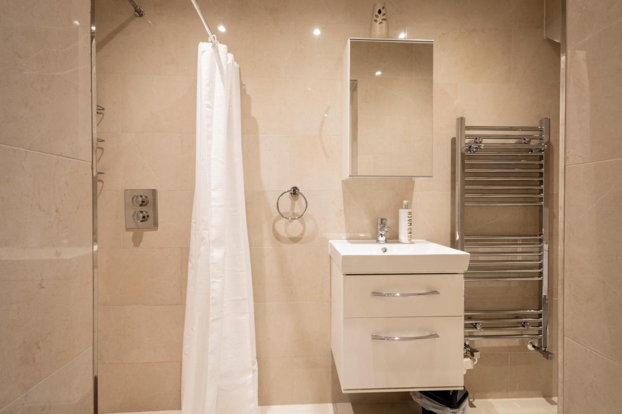 London Vegetarian Smoke & Pet Free En-Suite With Ev Parking Edgware Eksteriør bilde