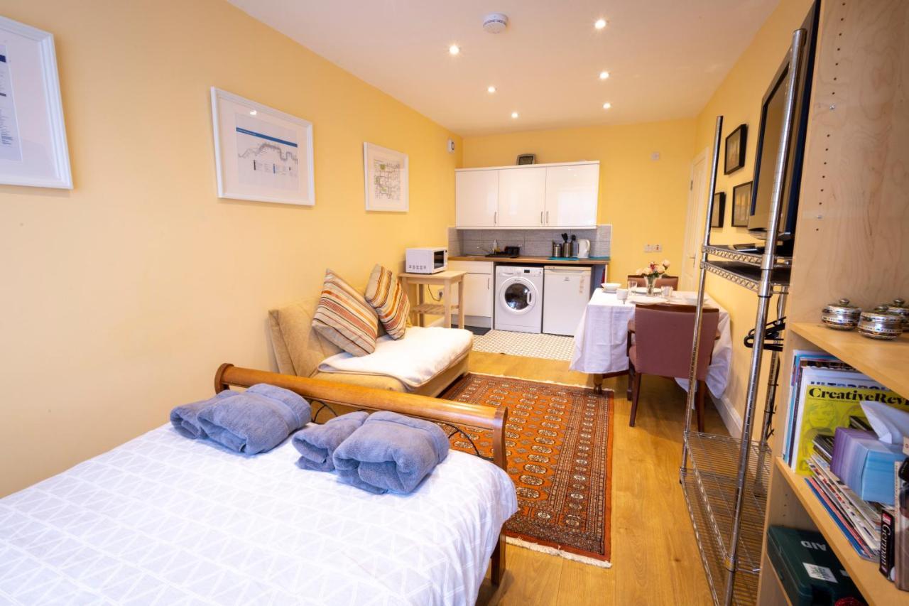 London Vegetarian Smoke & Pet Free En-Suite With Ev Parking Edgware Eksteriør bilde