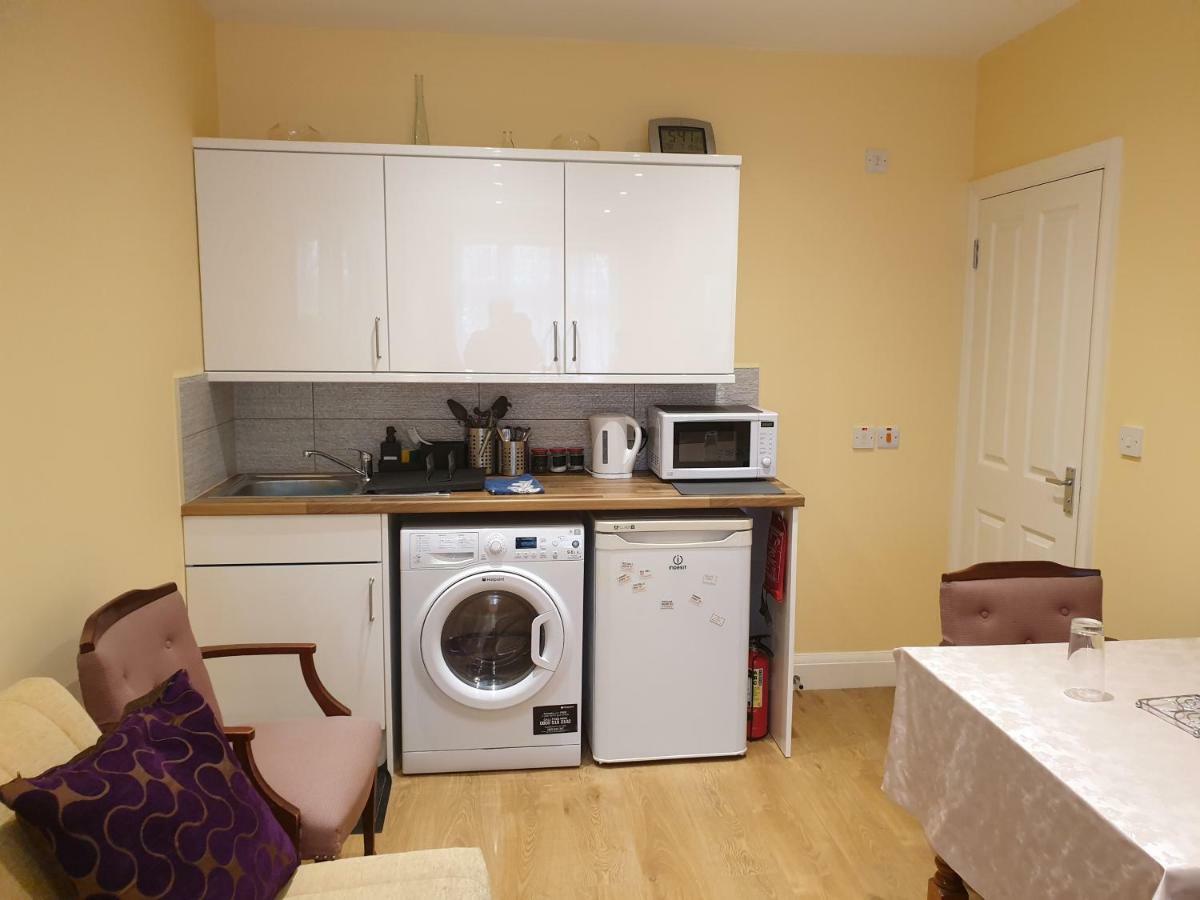 London Vegetarian Smoke & Pet Free En-Suite With Ev Parking Edgware Eksteriør bilde